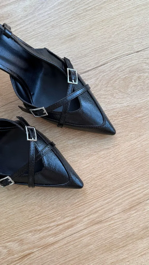 zenna-siyah-sivri-burun-topuklu-ayakka-5-e3a0.webp