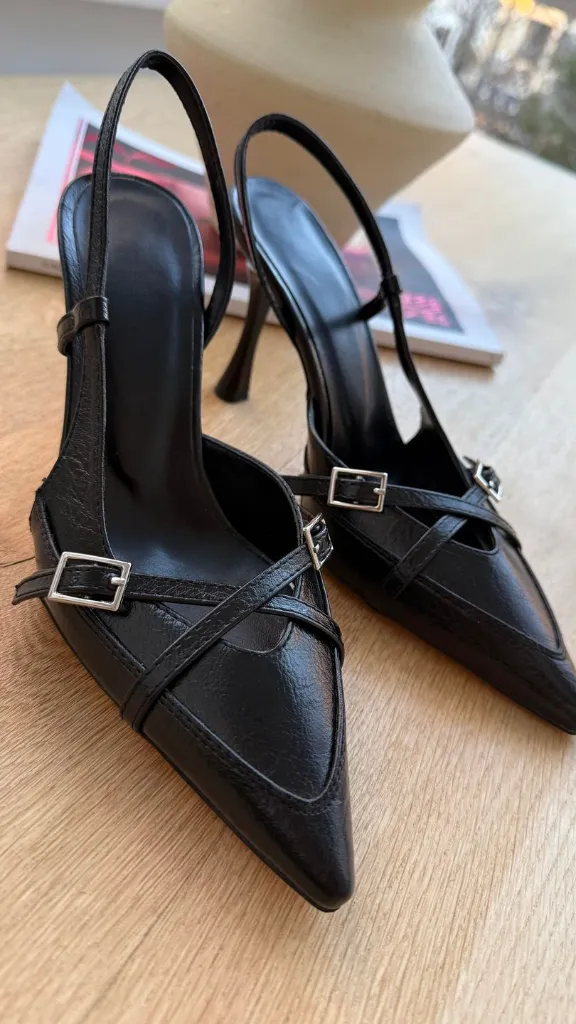 zenna-siyah-sivri-burun-topuklu-ayakka-b-4bb2.webp