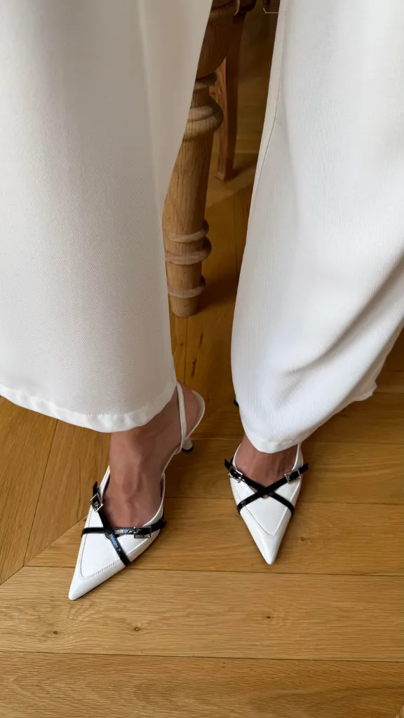 zenna-beyaz-siyah-sivri-burun-topuklu--6de-be.webp