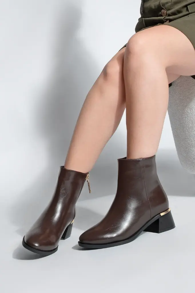 marjin-kadin-metal-okce-kalin-topuklu-bot-lumbi-kahve_2.jpg.webp