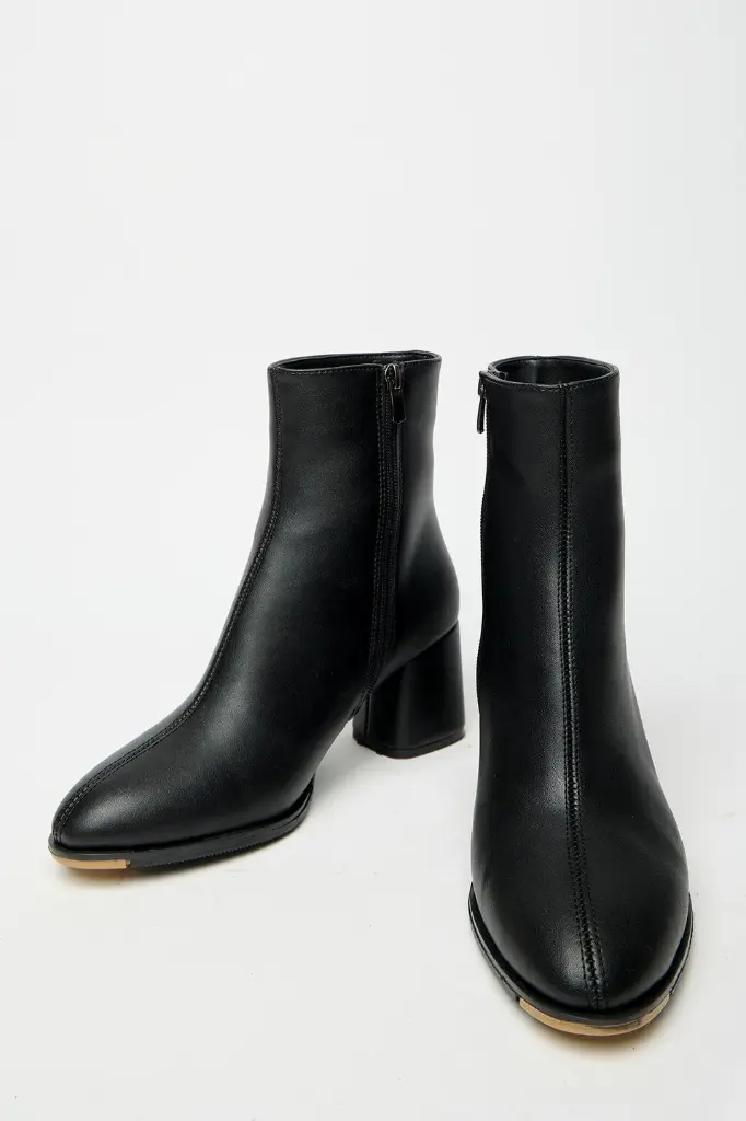 kadin-siyah-topuklu-bot-bootie-fermuar-bc1d7b.webp