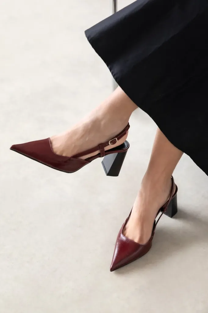 Nora (37)
