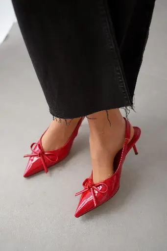 Celia-red
